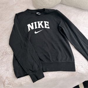 WOMEN’S NIKE SHIRT